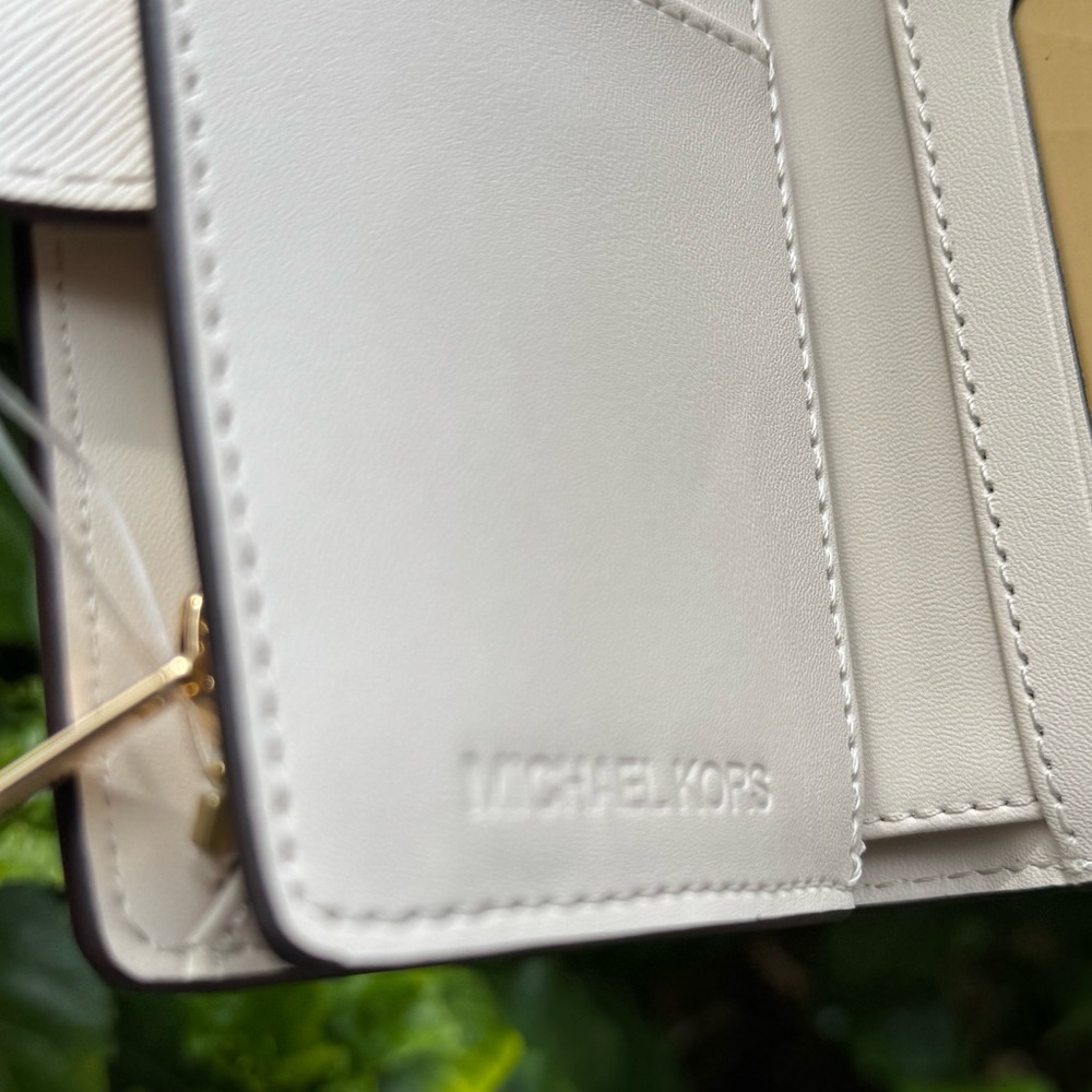 Michael Kors Jet Set Bifold Light Cream Pink Floral Wallet - Picture 6 of 9